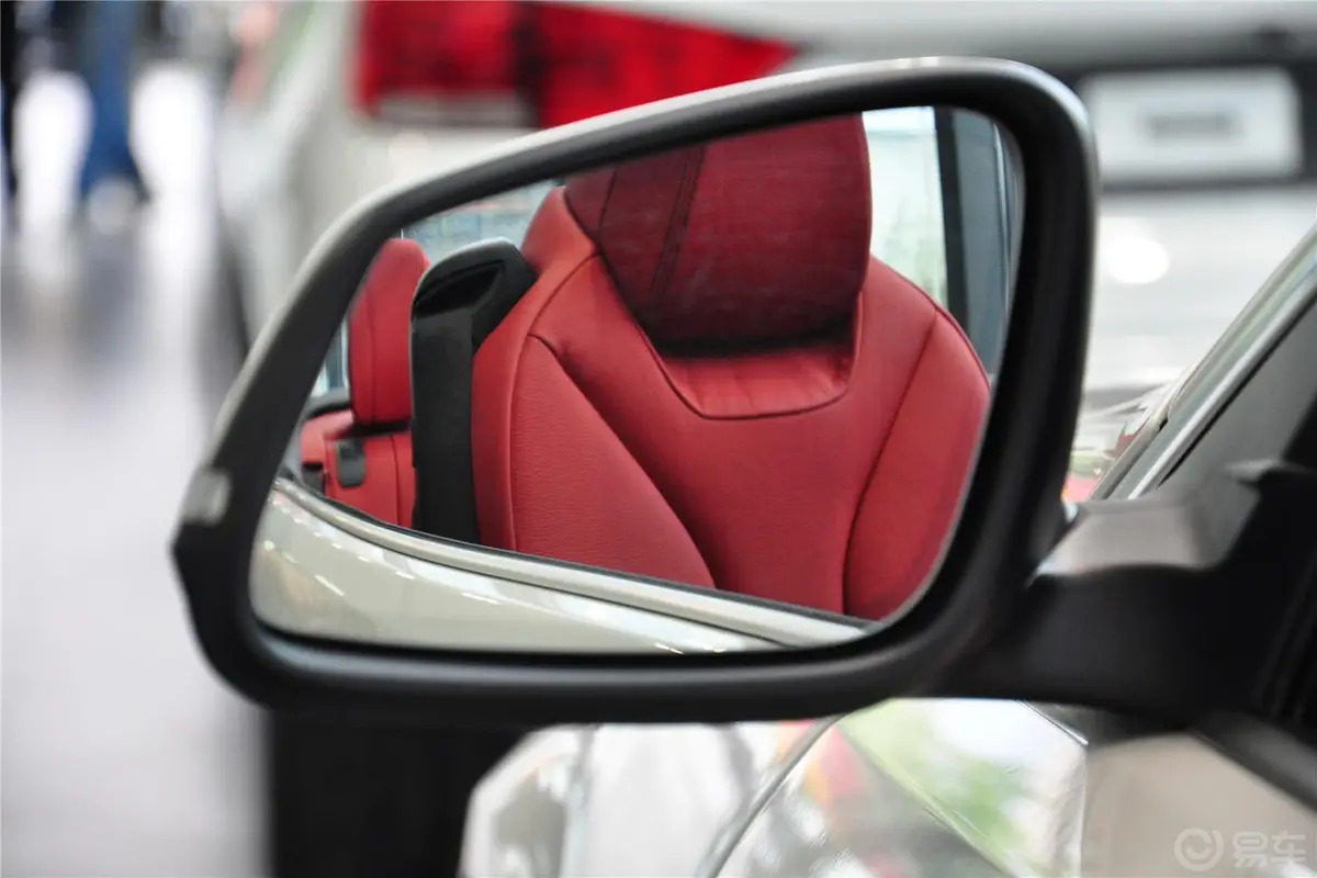 宝马4系敞篷轿跑车 428i 运动设计套装后视镜镜面（后）
