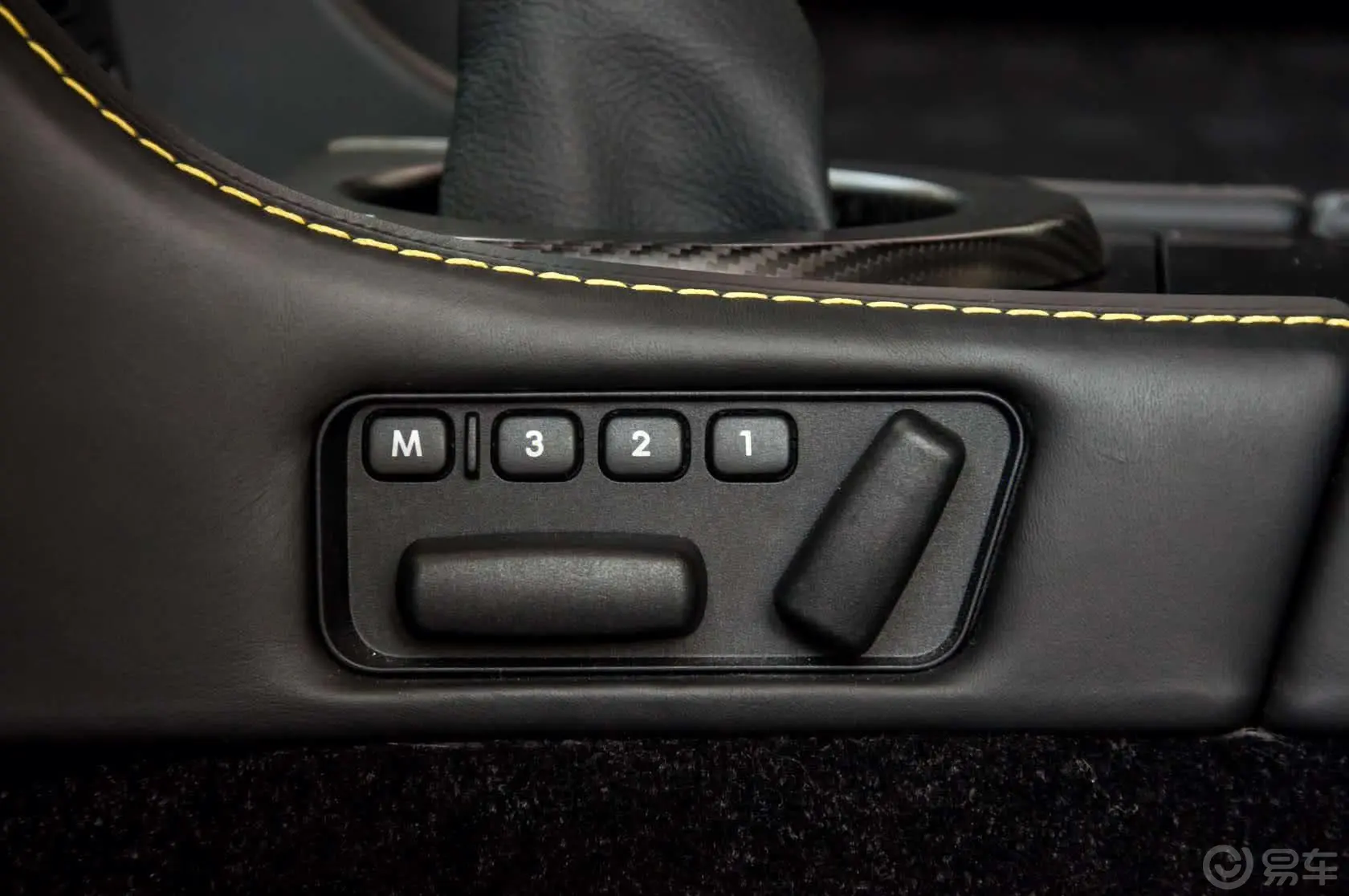 V8 Vantage4.7L Coupe座椅调节键