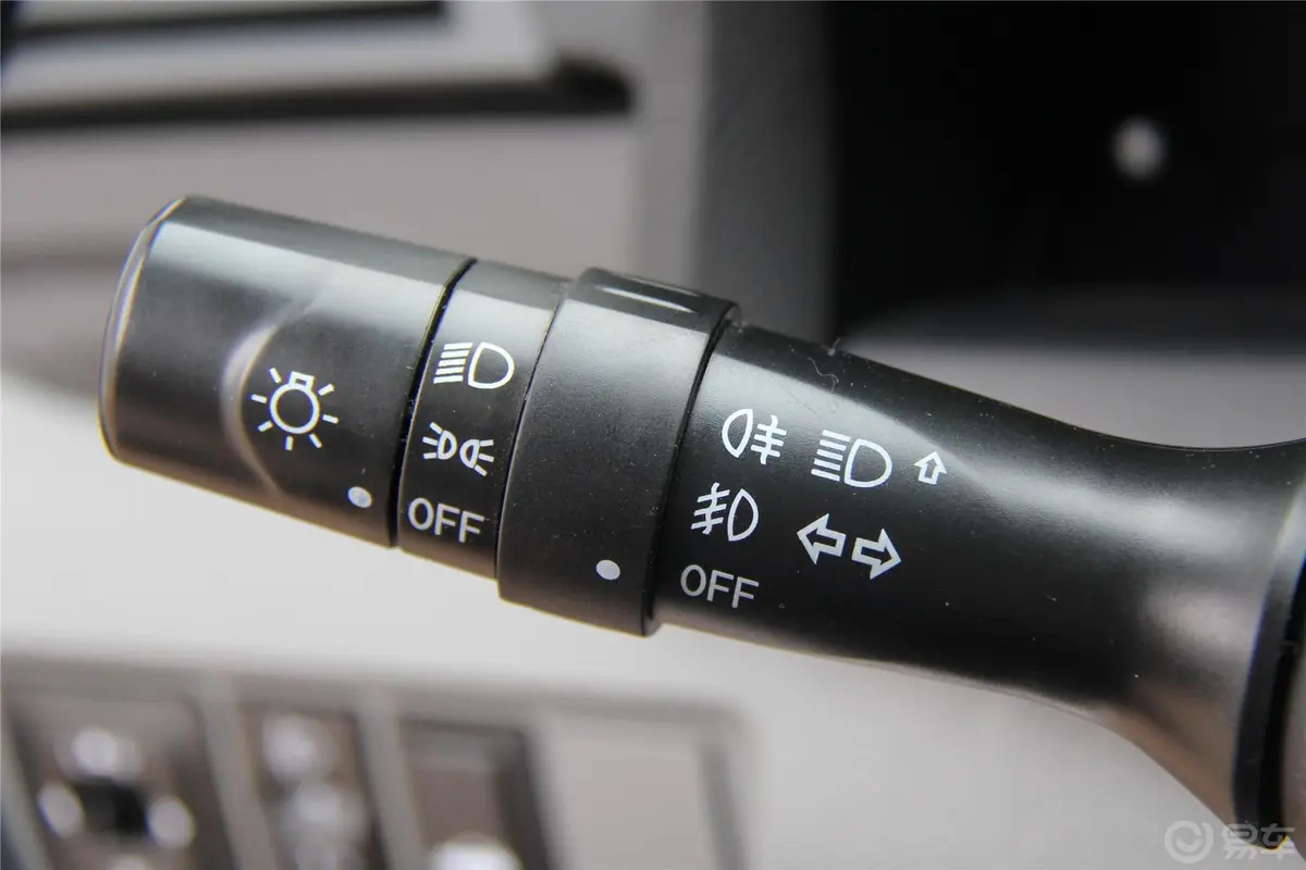 众泰Z300新视界版 1.5L 手动 时尚型大灯开关