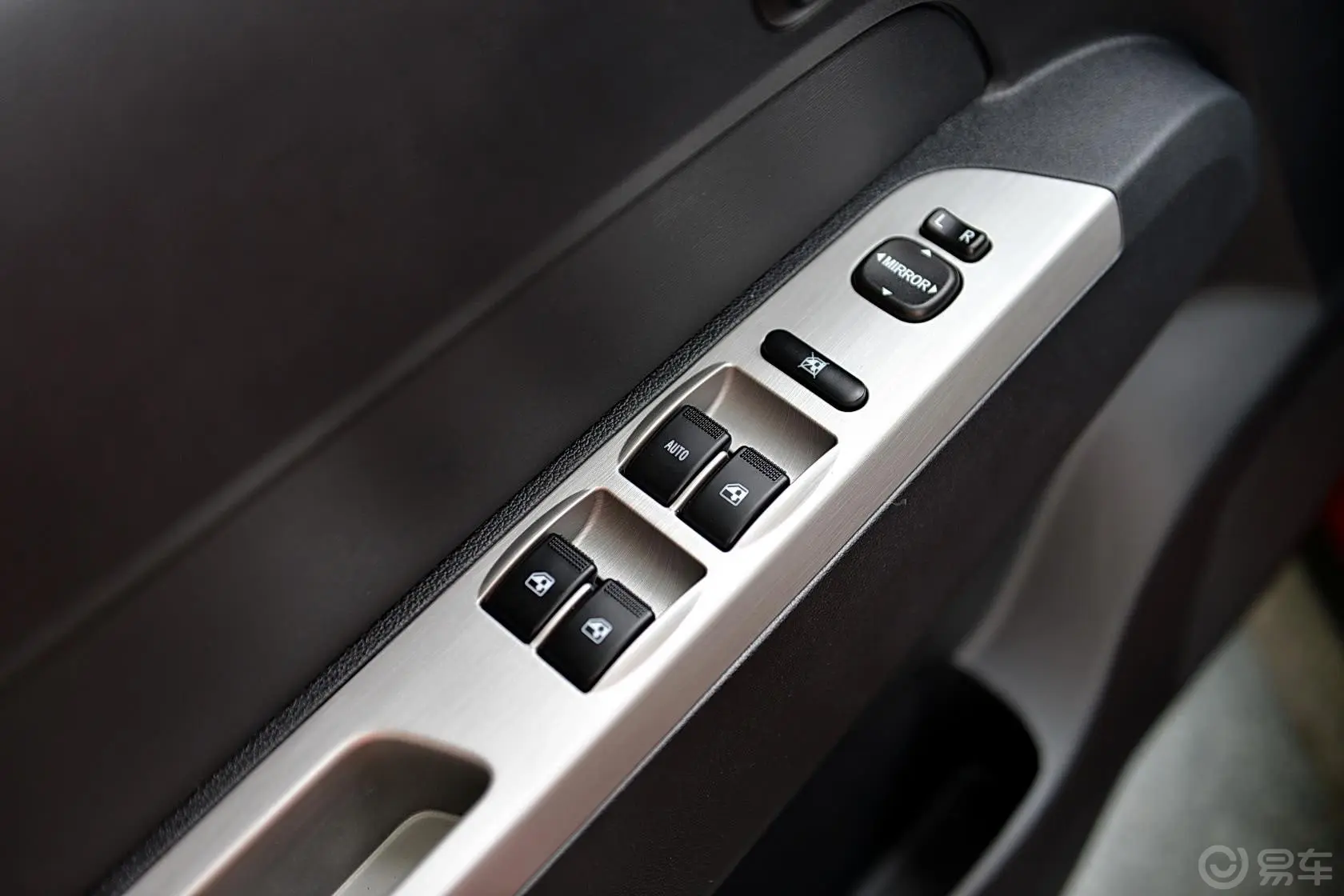 欧力威1.4L AMT 豪华版车窗升降键