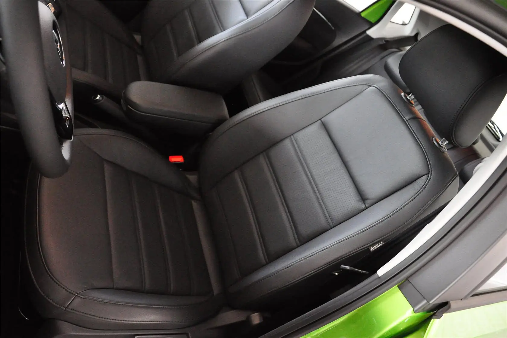 Polo1.6L 自动 豪华版驾驶员座椅