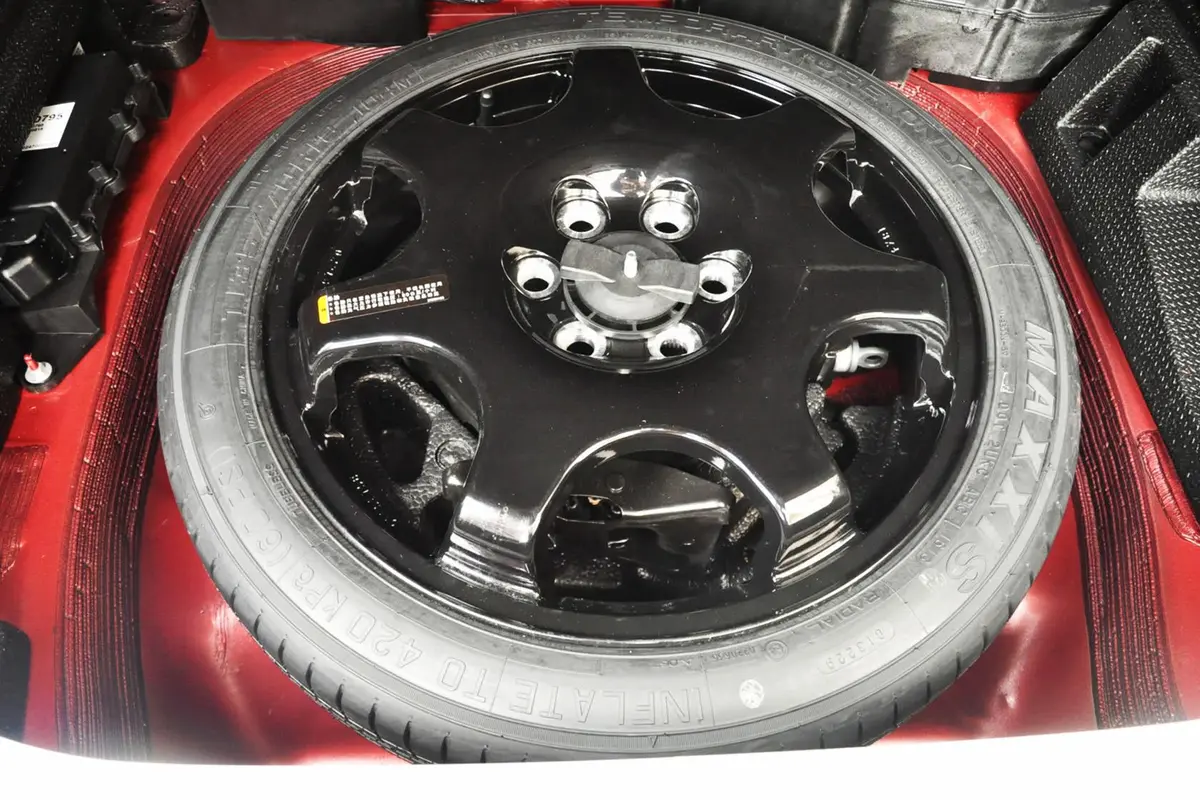 凯迪拉克SRX3.6L 手自一体 旗舰型备胎