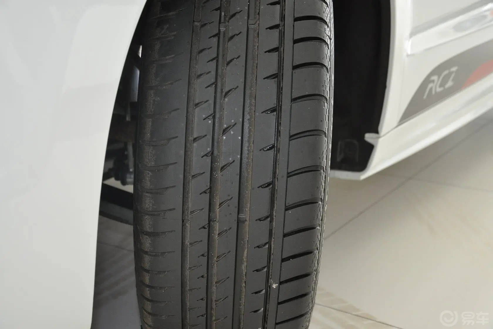 标致RCZ1.6T 自动豪华型（深色风格）轮胎花纹