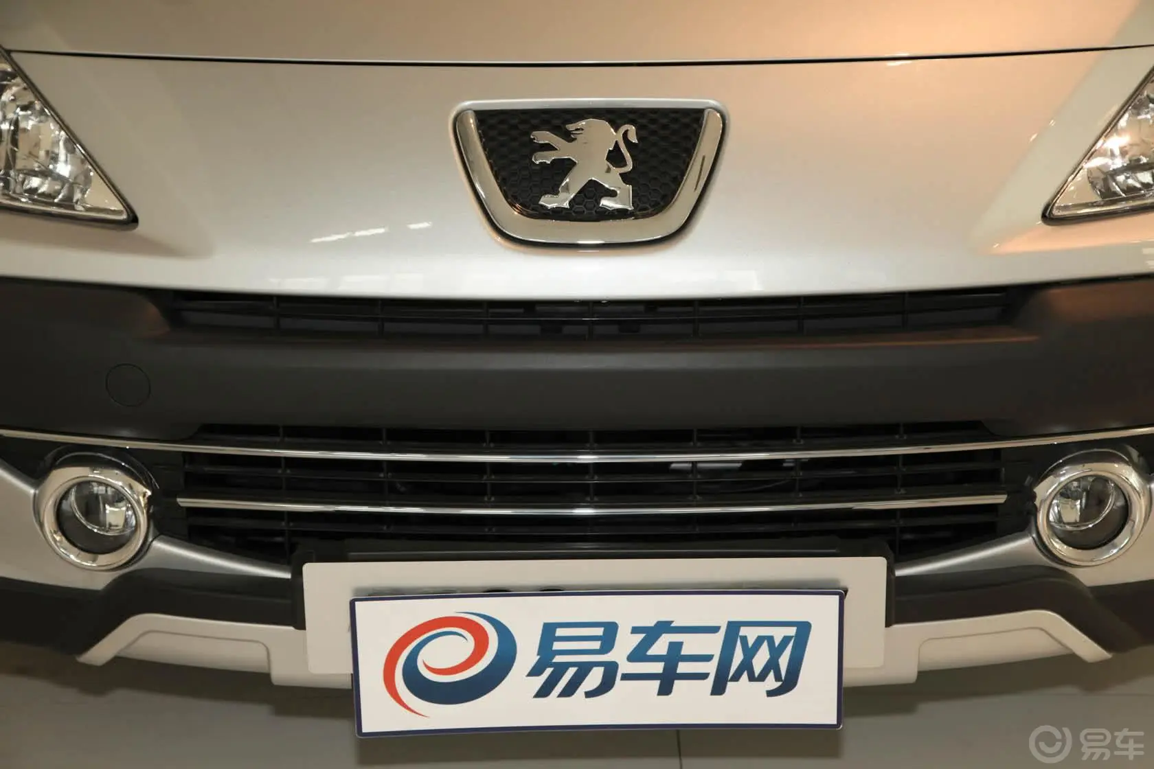 标致307两厢 1.6L 自动 CROSS外观