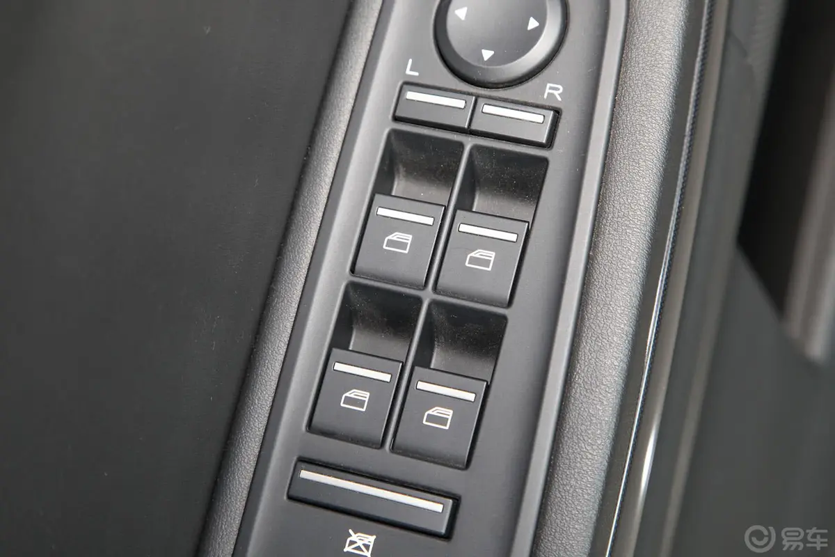 MG6三厢 1.8T 自动 性能版车窗升降键