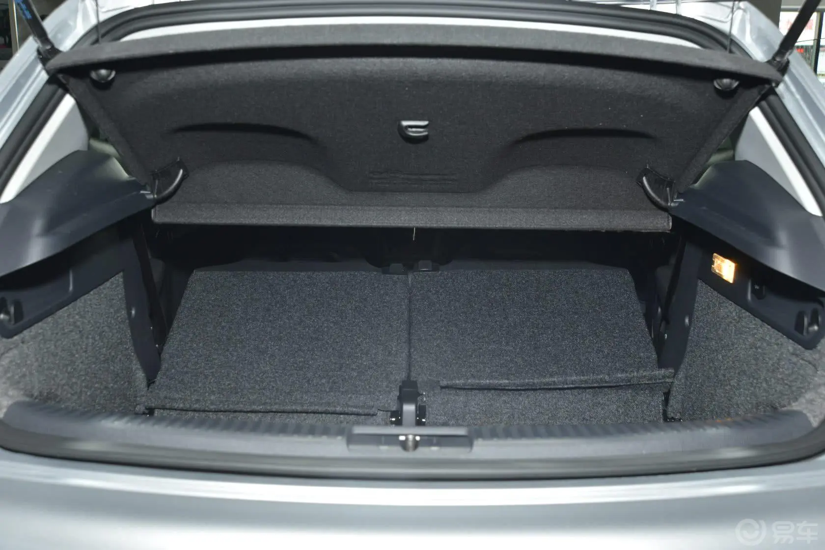 尚酷1.4 TSI 风尚版 单增压行李箱空间