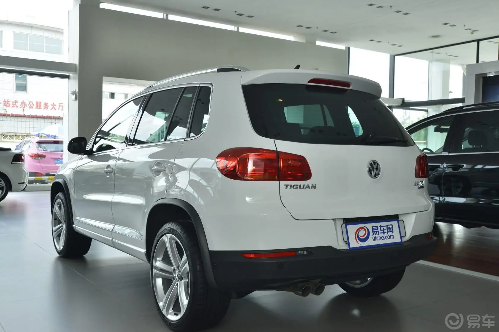 Tiguan2.0 TSI 专享版侧后45度车头向左水平