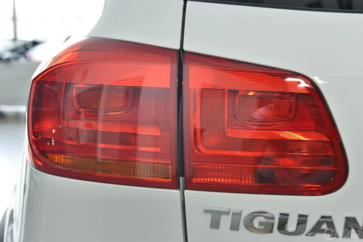 Tiguan2.0 TSI 专享版尾灯侧45度俯拍