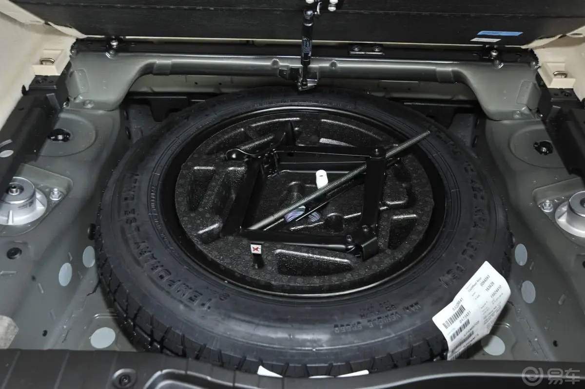 宝马X5(进口)xDrive35i 领先型备胎