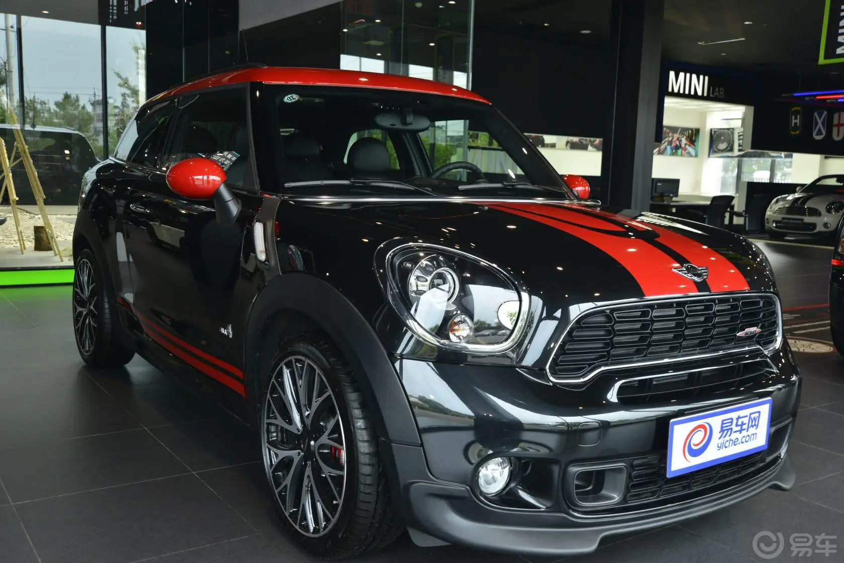 MINI JCW PACEMAN1.6T JCW ALL 4大灯侧45度俯拍