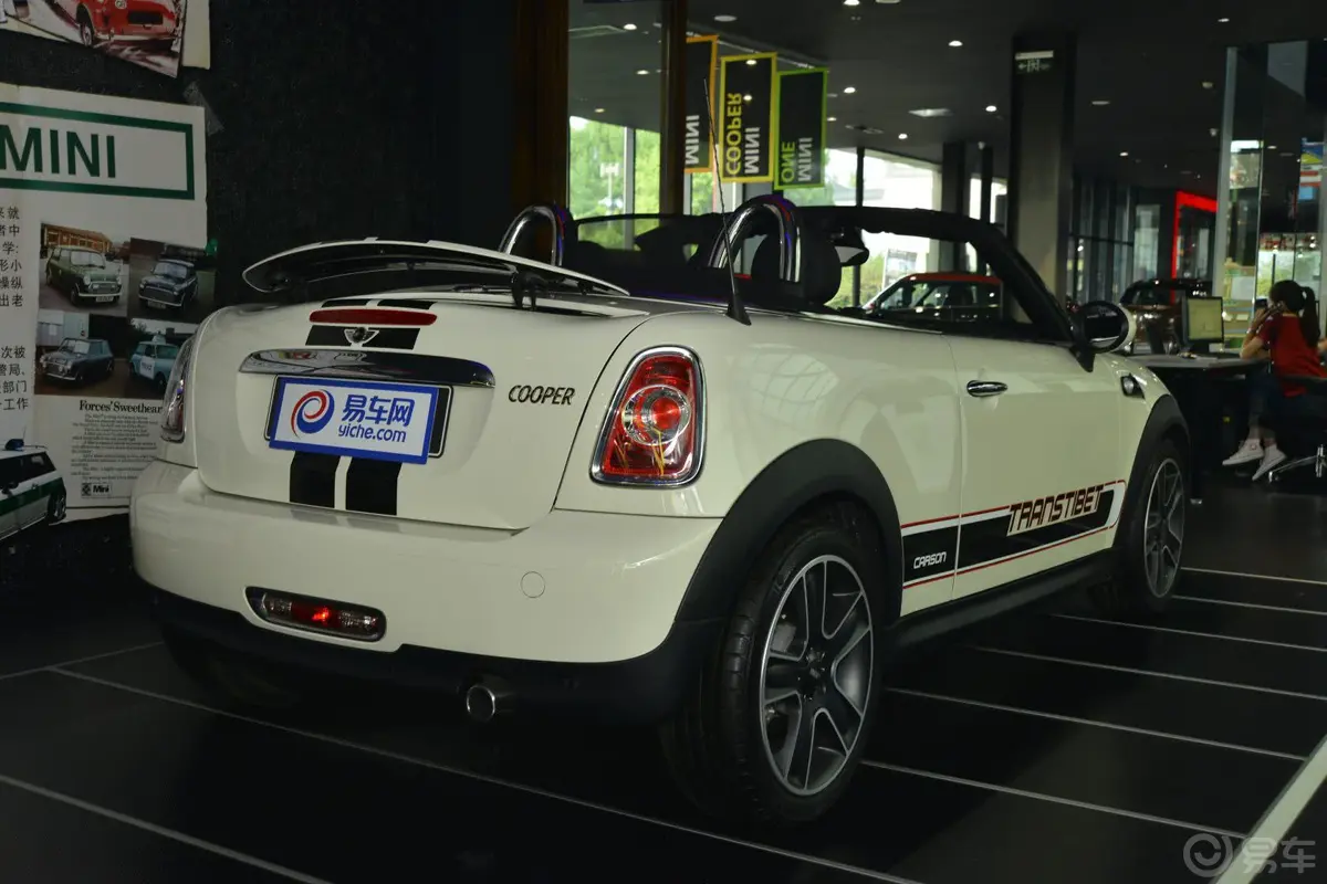 MINI ROADSTERCOOPER 1.6L 自动侧后45度车头向右水平