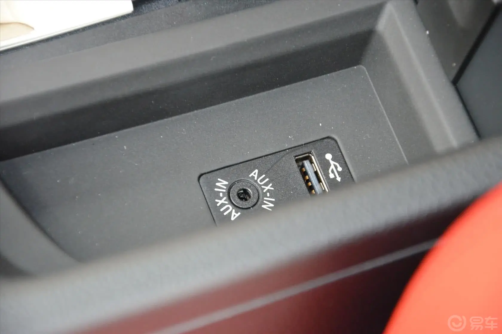 宝马4系双门轿跑车 435i xDrive 运动设计套装AUX接口