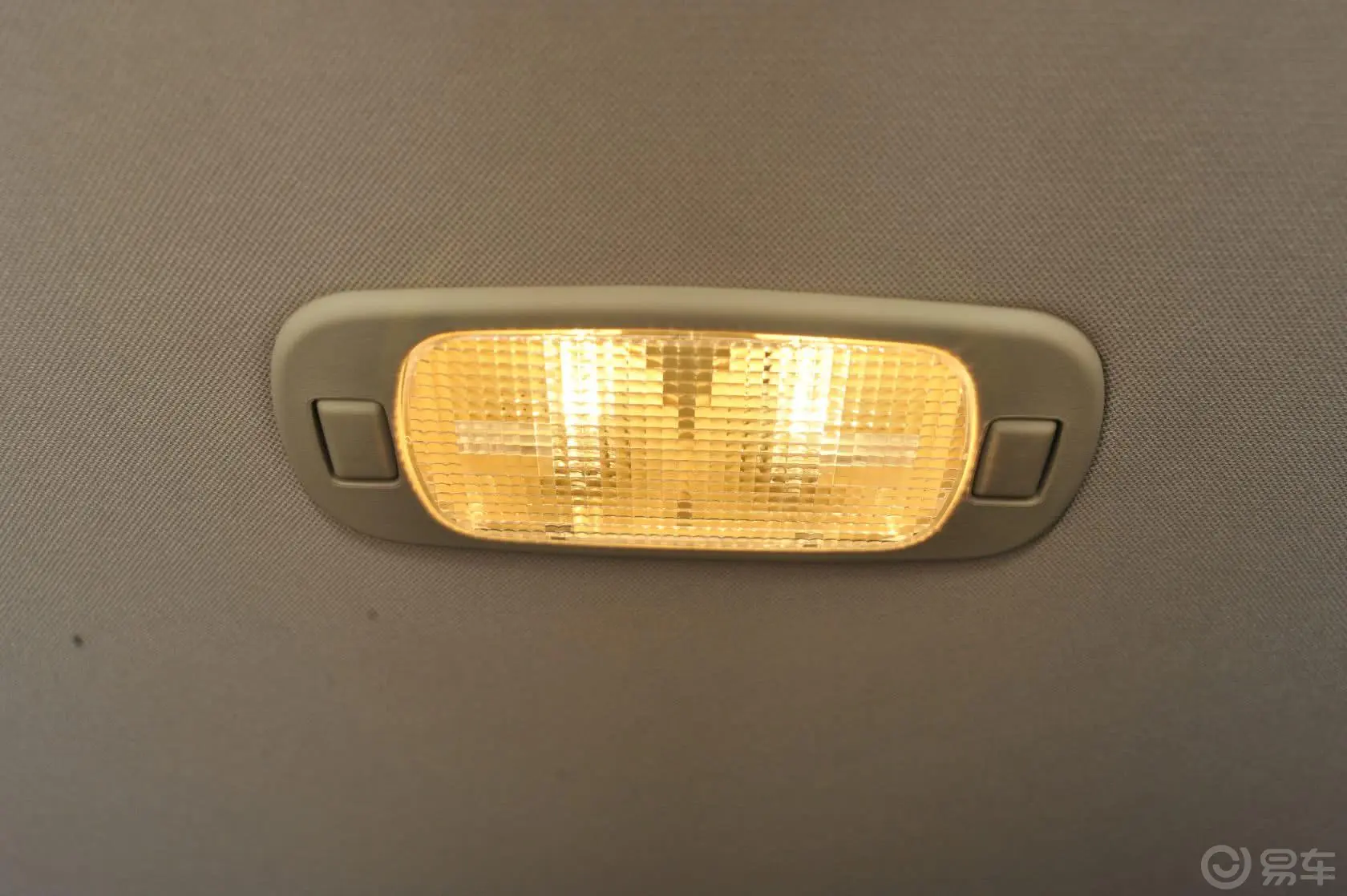 别克GL82.4L CT舒适版内饰