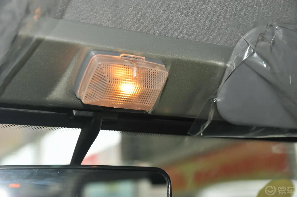 五菱之光1.2L 手动 加长版 实用型前排车顶中央控制区