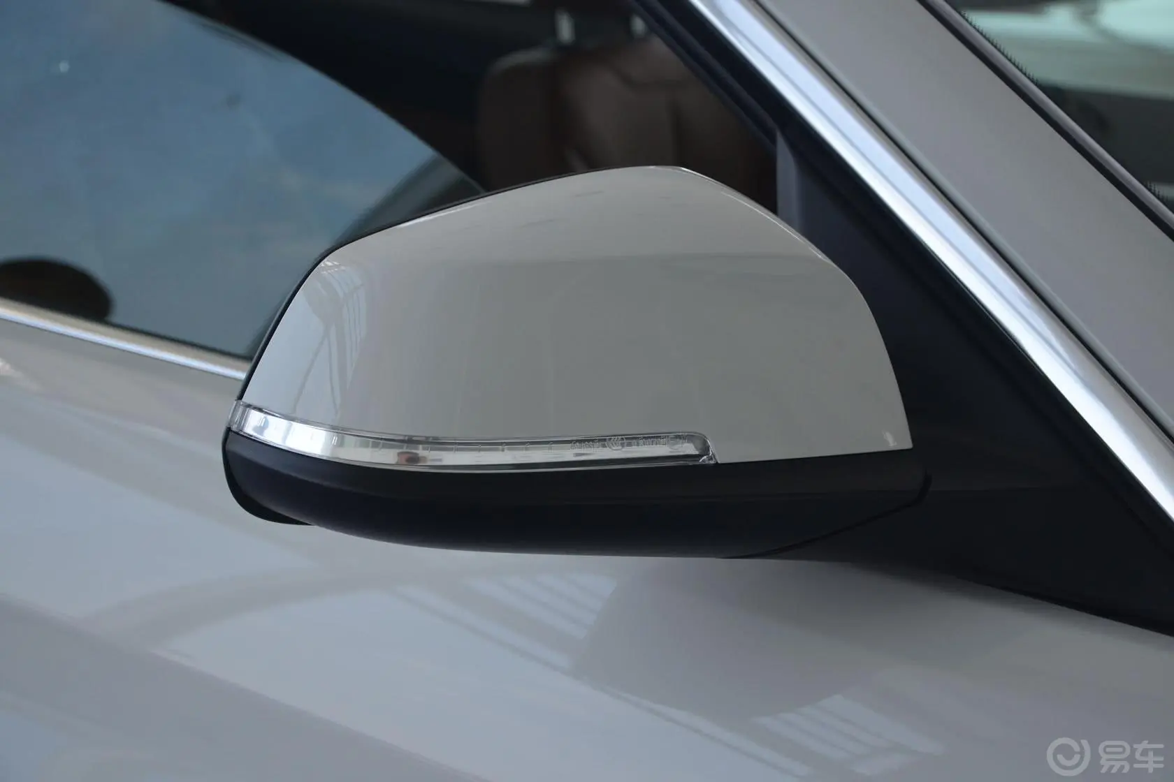 宝马4系双门轿跑车 428i xDrive 豪华设计套装后视镜转向灯（前）