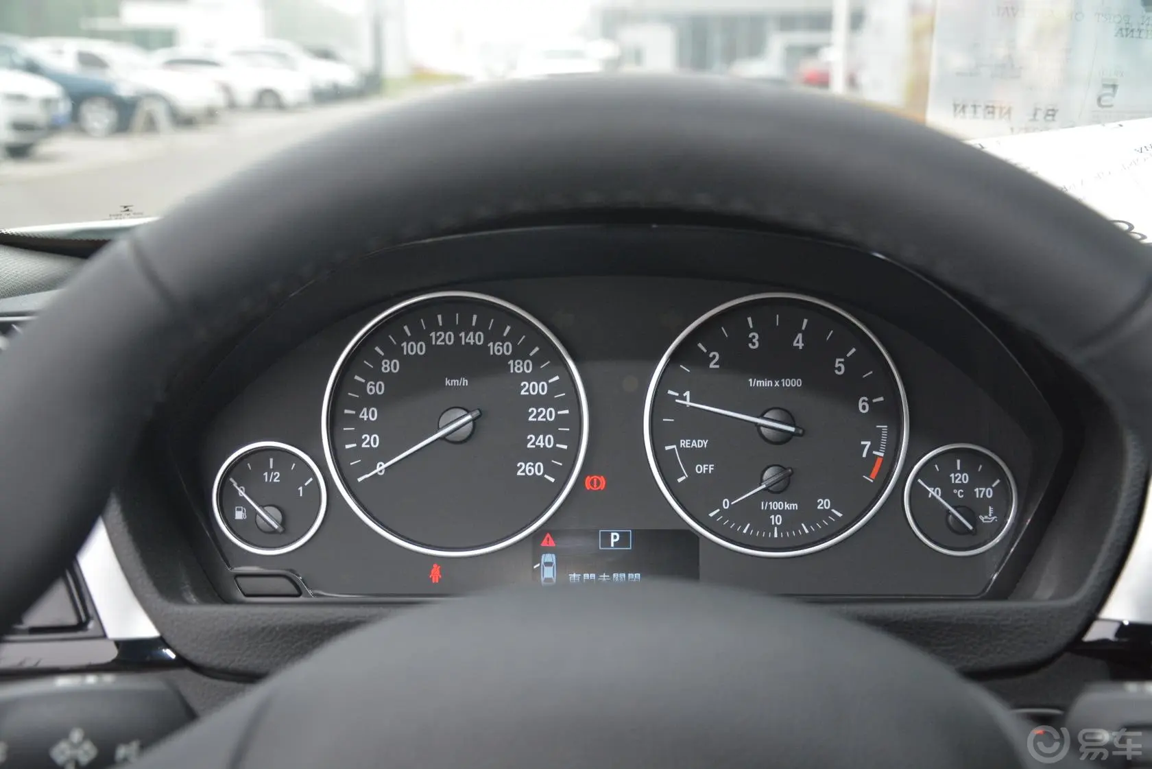 宝马4系双门轿跑车 420i 时尚型仪表盘背光显示