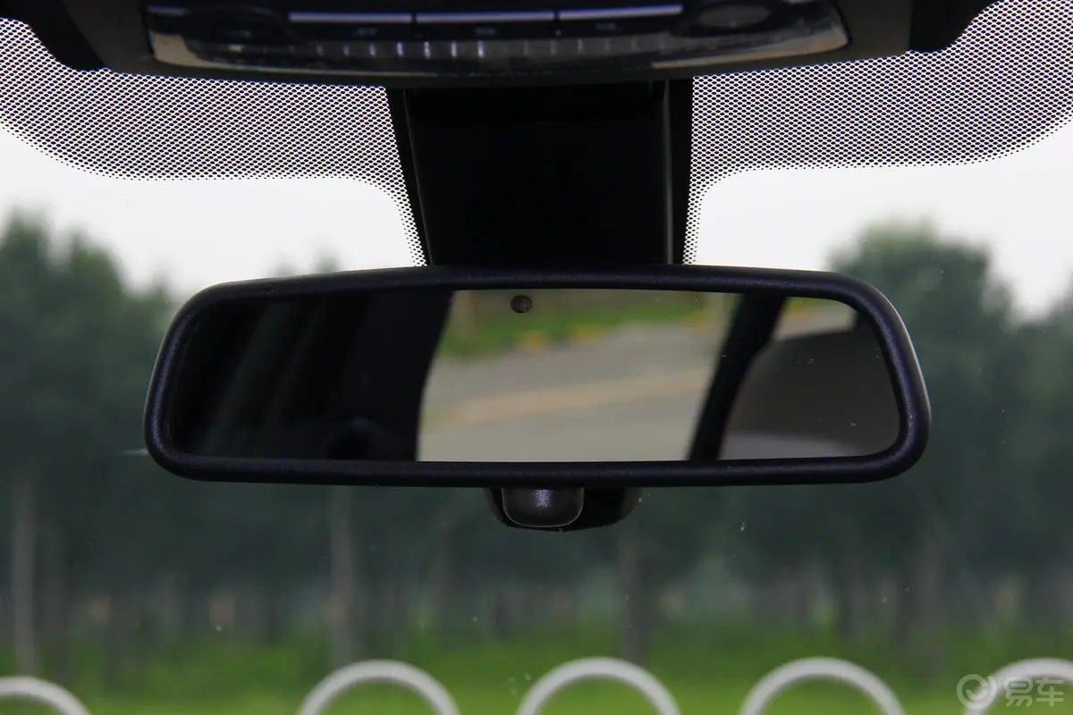 宝马X4xDrive35i M运动版内后视镜