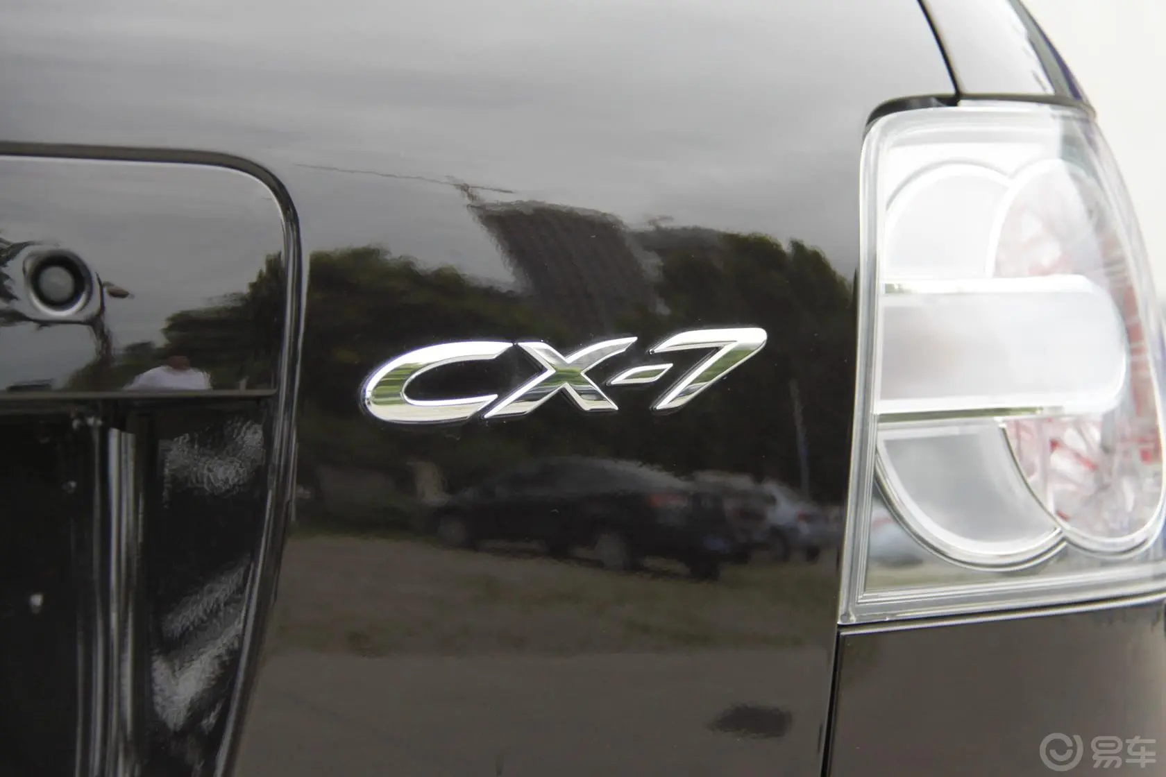 马自达CX-72.5L 两驱 尊贵版尾标