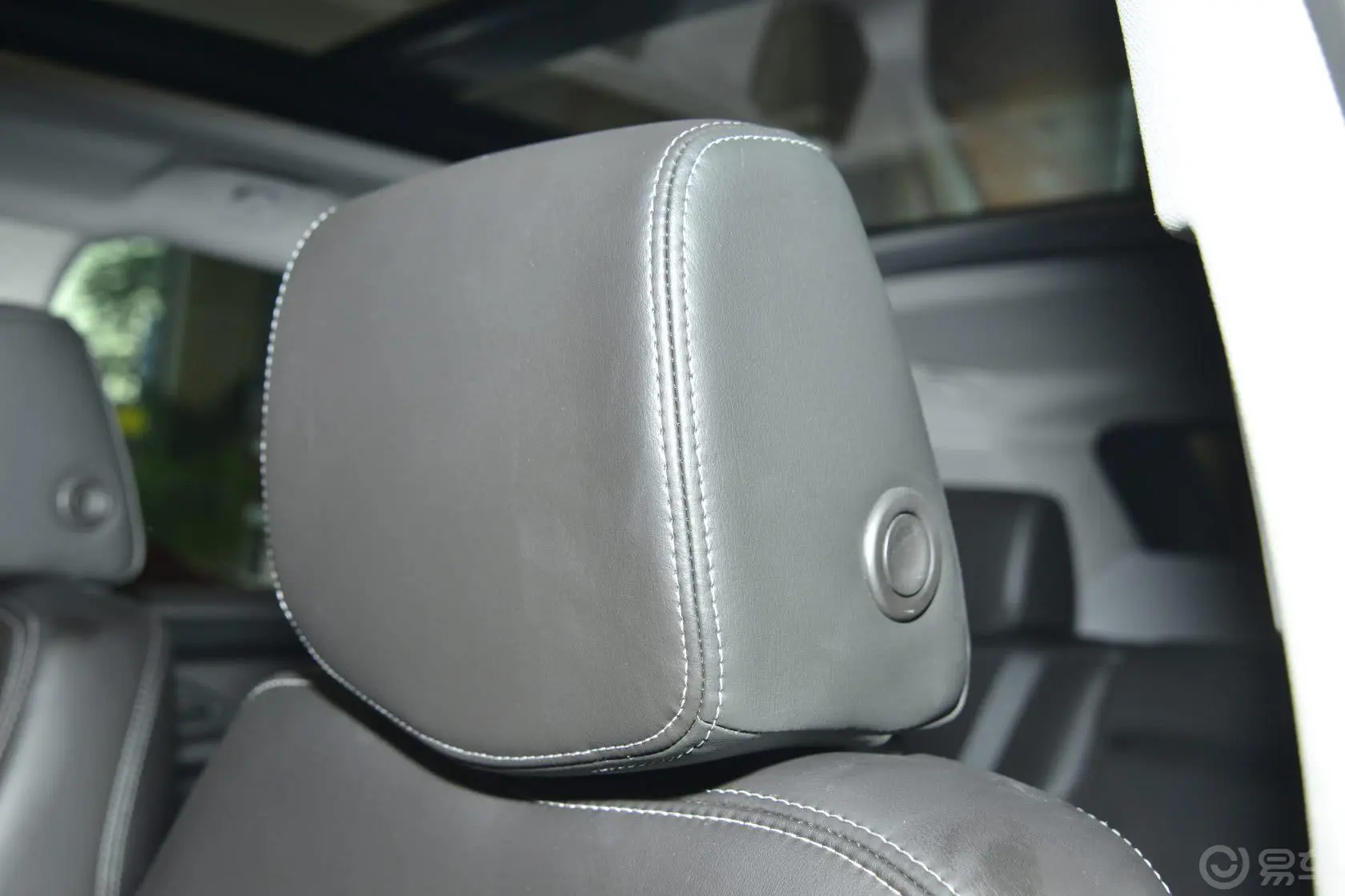 凯迪拉克SRX3.0L 手自一体 舒适型驾驶员头枕