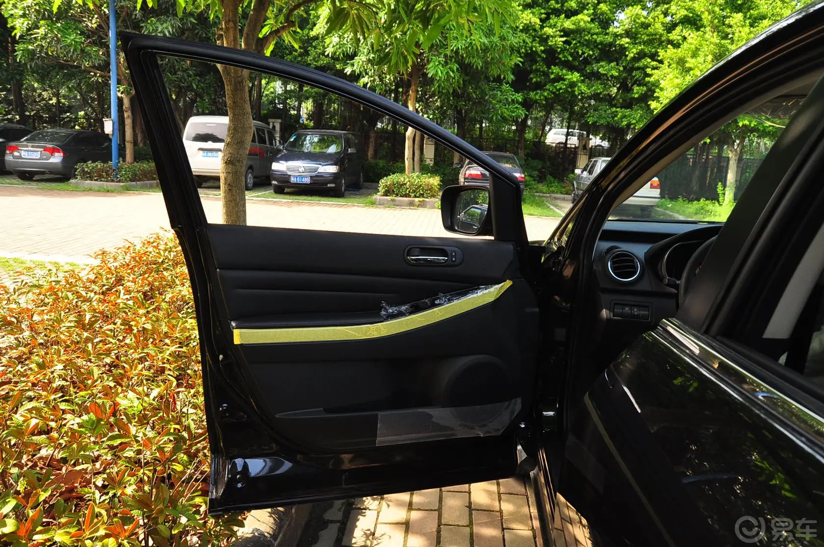 马自达CX-72.3T 四驱 运动版驾驶员侧车门内门板