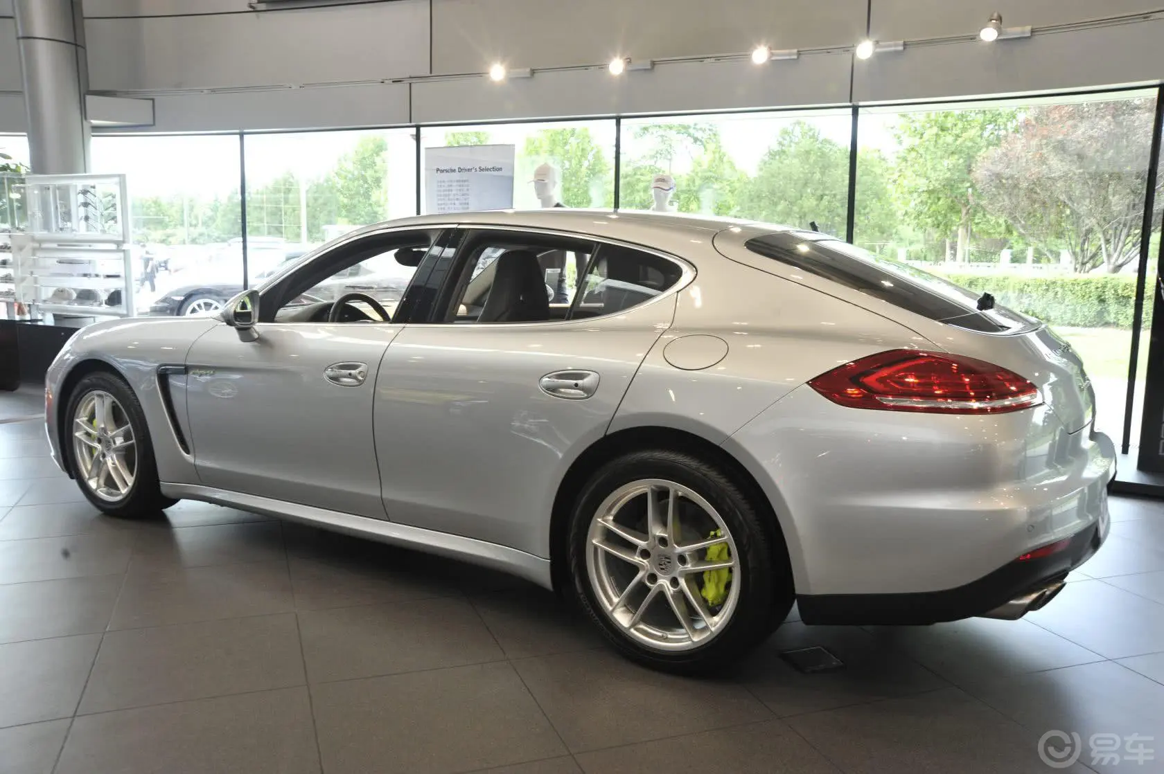 Panamera E-HybridPanamera S E-Hybrid 3.0T外观