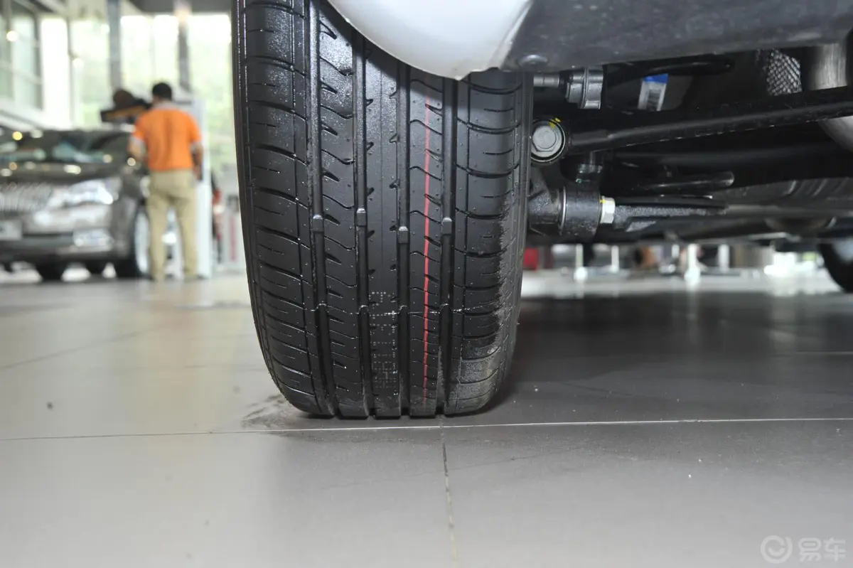 英朗XT 1.6L 自动 时尚型 Alcantara版轮胎花纹