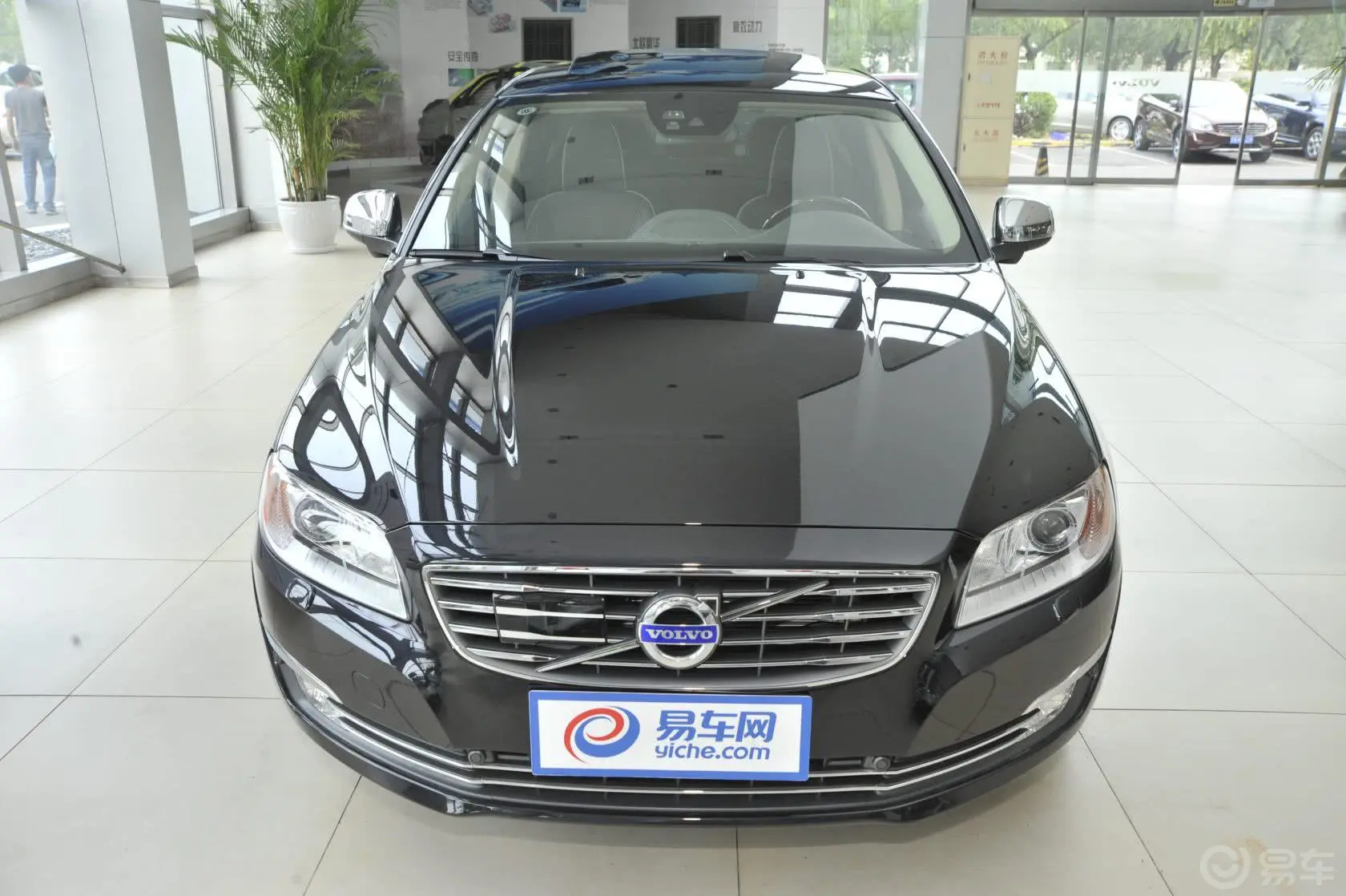 沃尔沃S80L3.0 T6 AWD 智尊·行政版正前水平