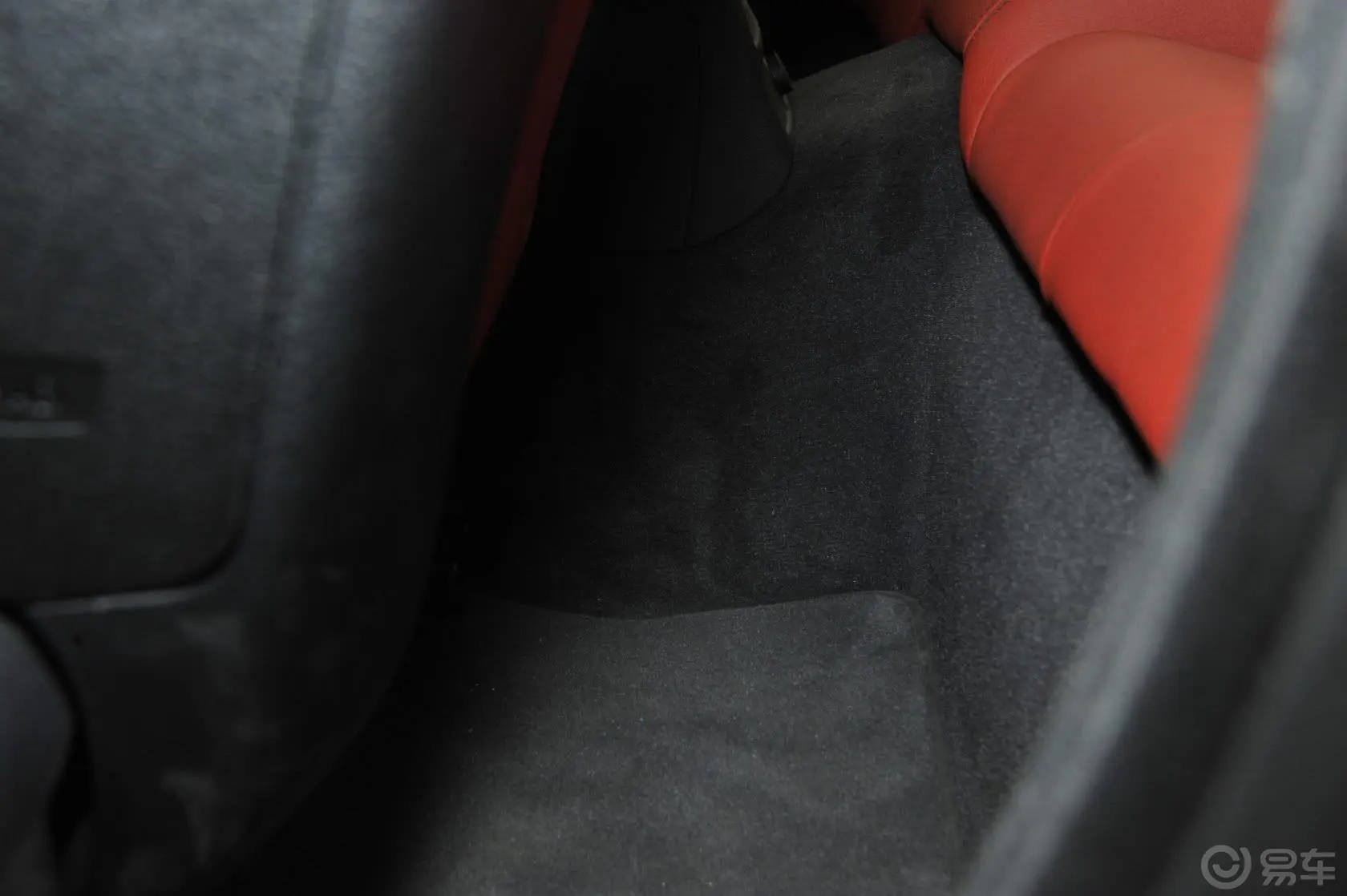 宝马4系敞篷轿跑车 428i xDrive 设计套装型空间