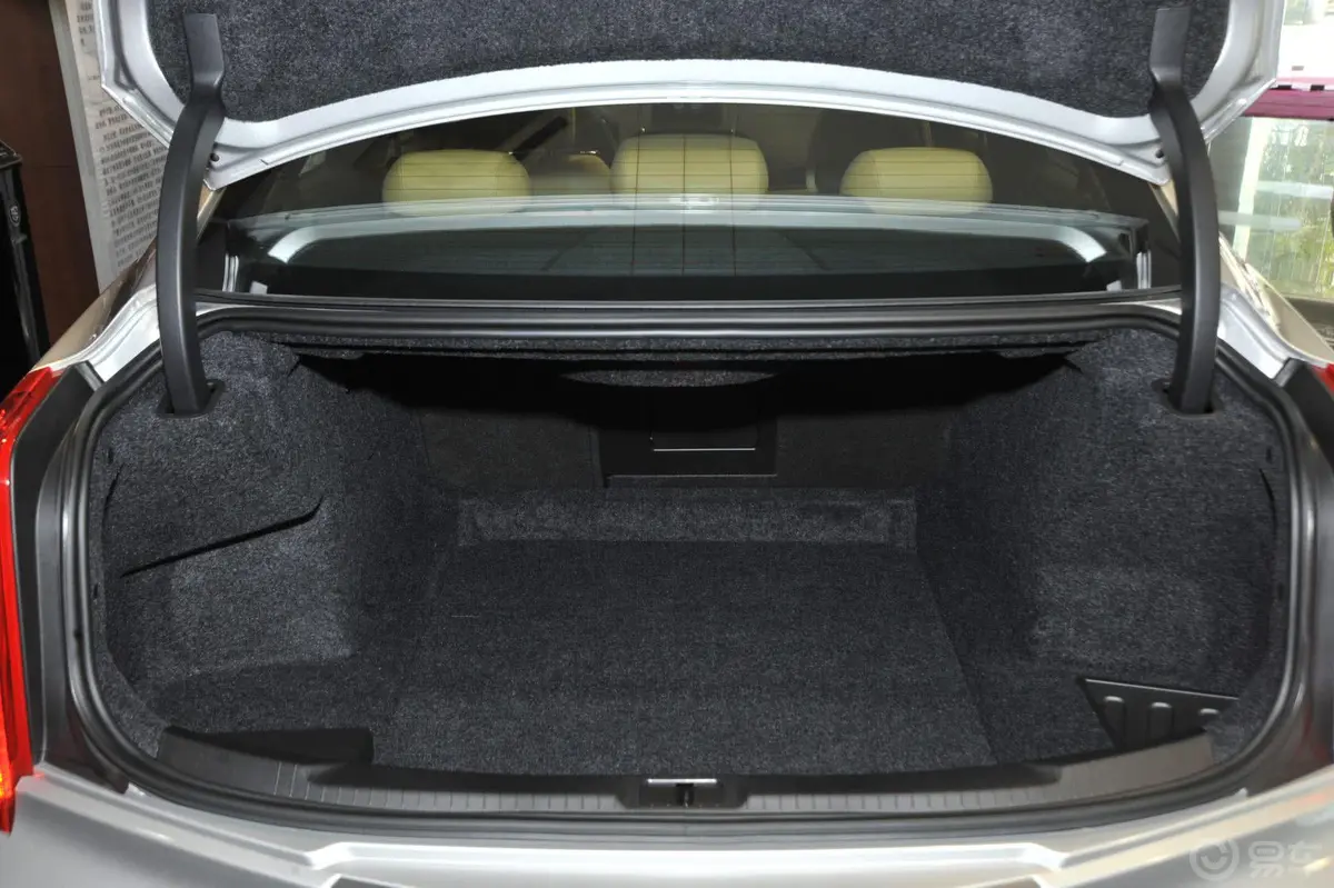 凯迪拉克ATS(进口)28T 舒适型行李箱空间
