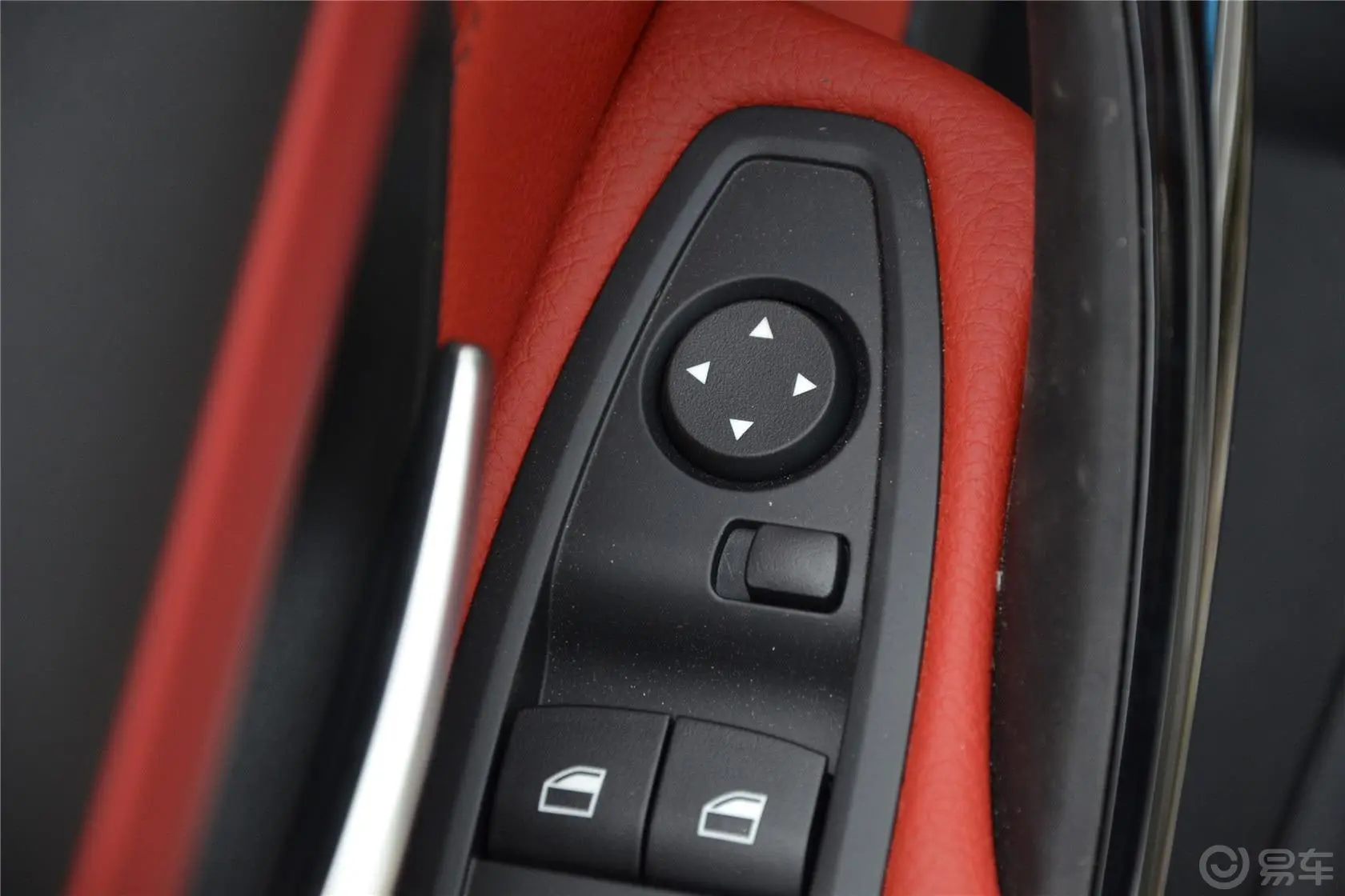 宝马4系双门轿跑车 420i 设计套装型外后视镜控制键