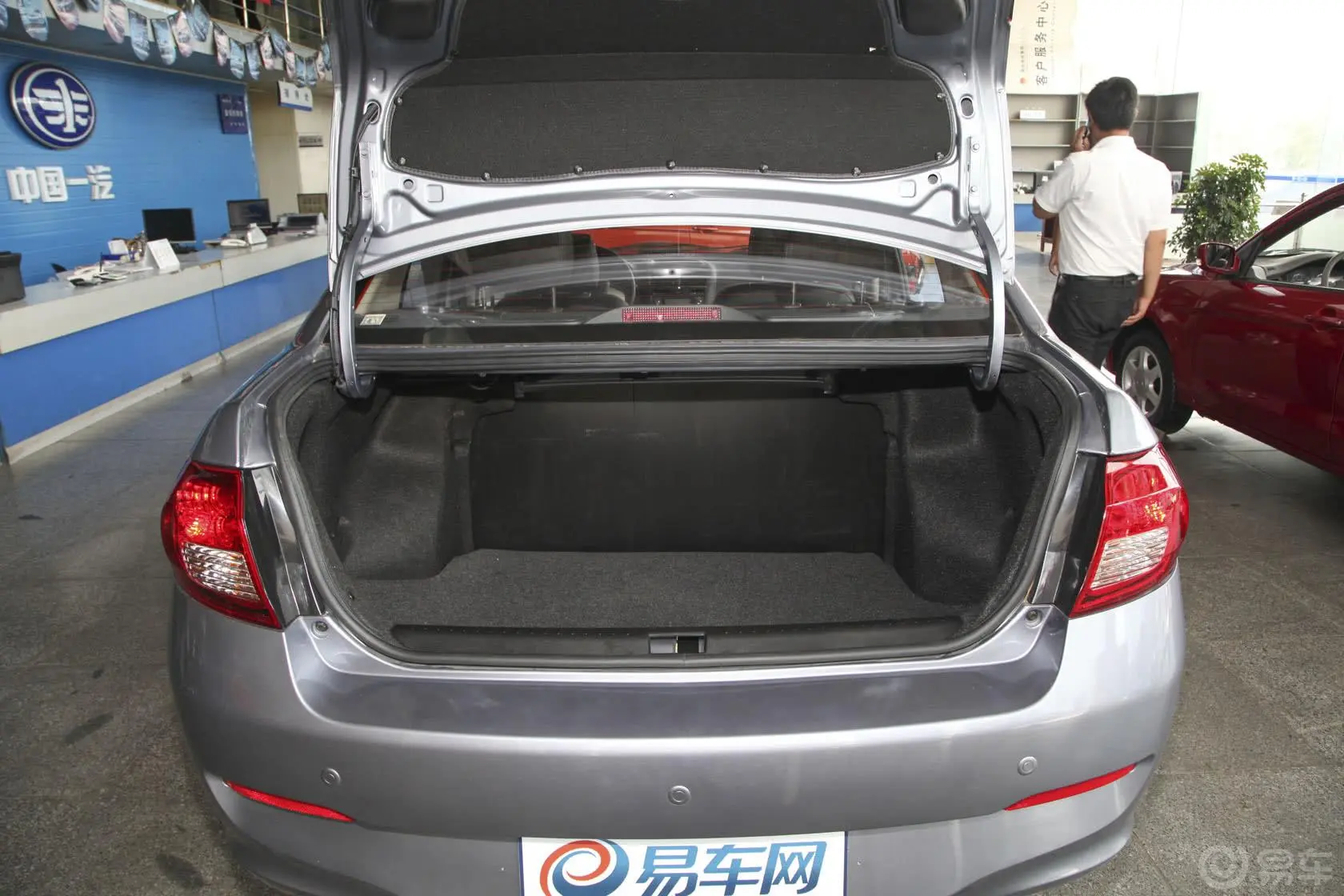 威志V51.5L 手动 精英型 国五行李箱空间
