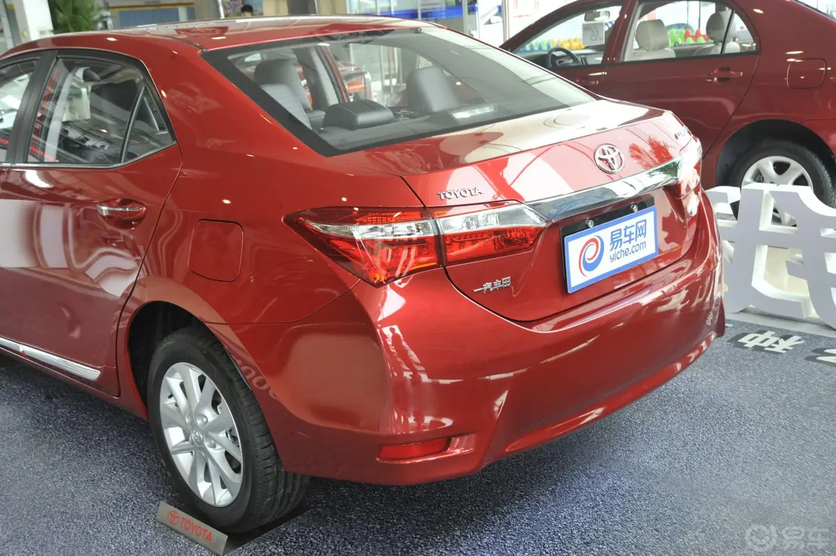 卡罗拉1.6L GLX-i CVT车尾局部