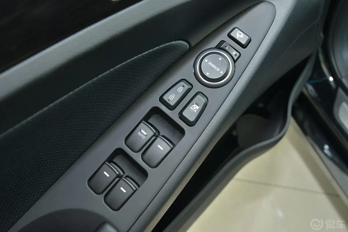 索纳塔2.4L 自动 GLX 豪华版 国四车窗升降键