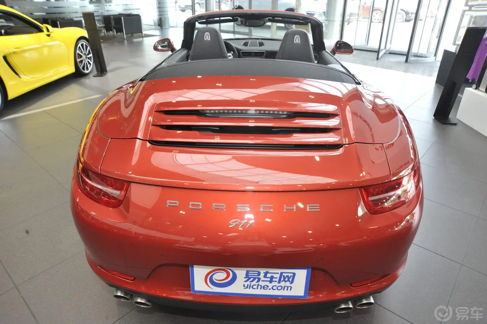 保时捷911Carrera S Cabriolet 3.8L正后水平