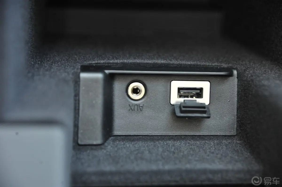 沃尔沃V60T5 智雅 个性运动版USB接口