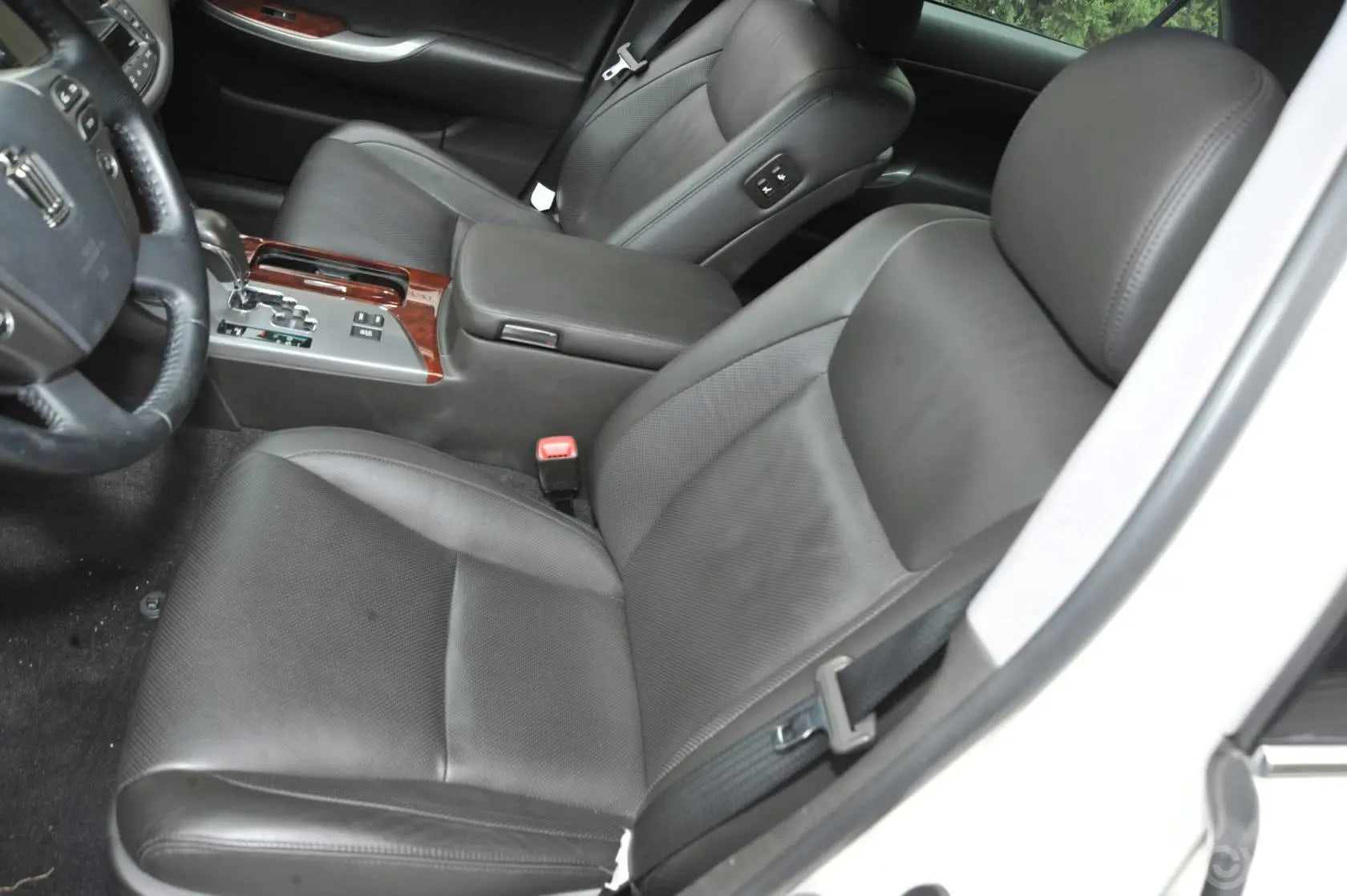 皇冠V6 2.5L Royal 舒适版驾驶员座椅