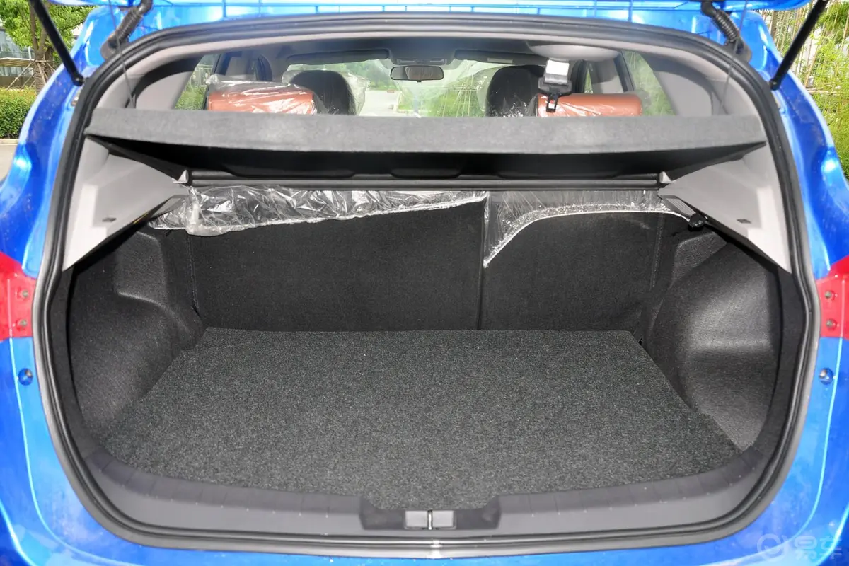 海马S51.6L 手动 智尊型行李箱空间