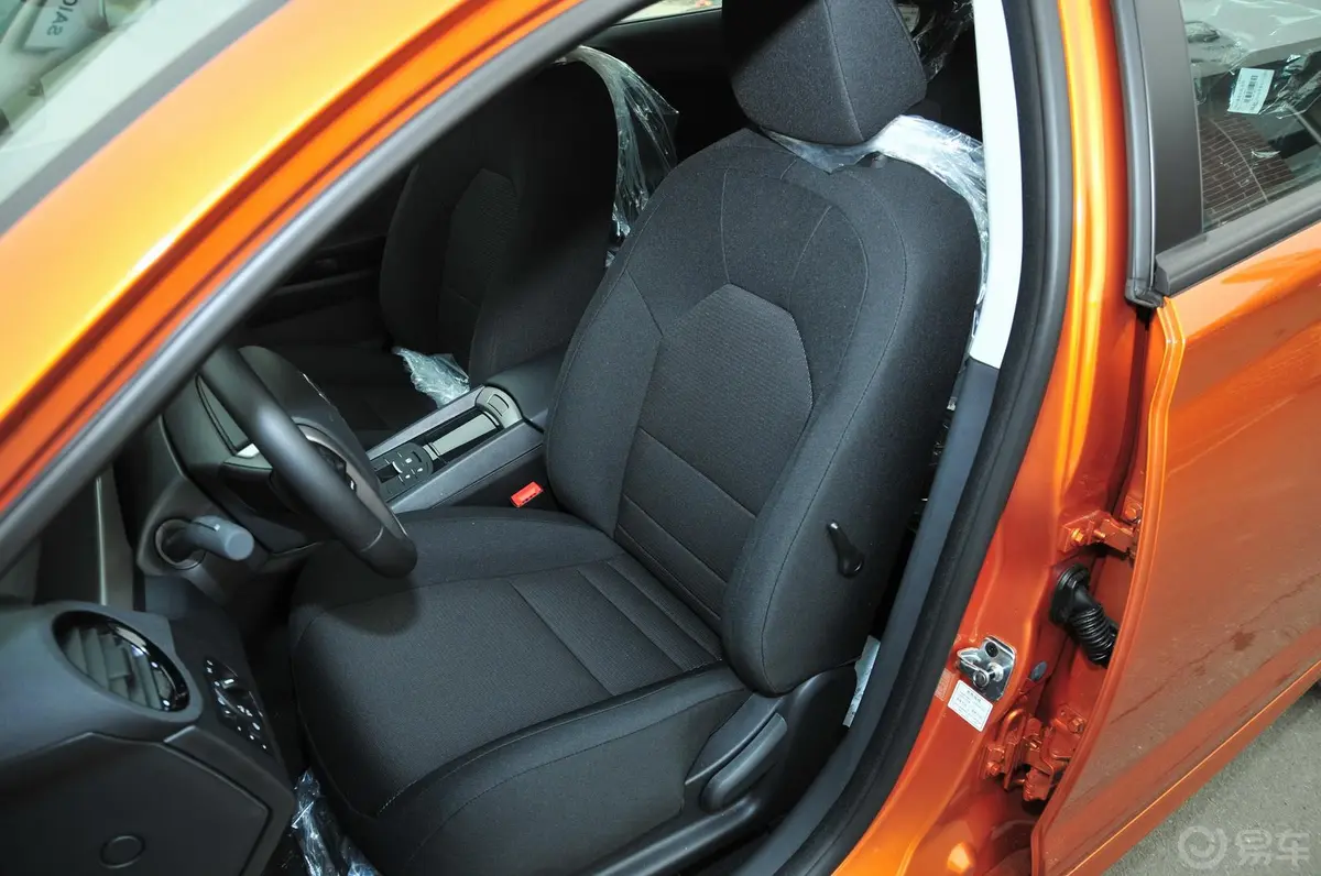 MG6掀背 1.8L MT 驾值版驾驶员座椅