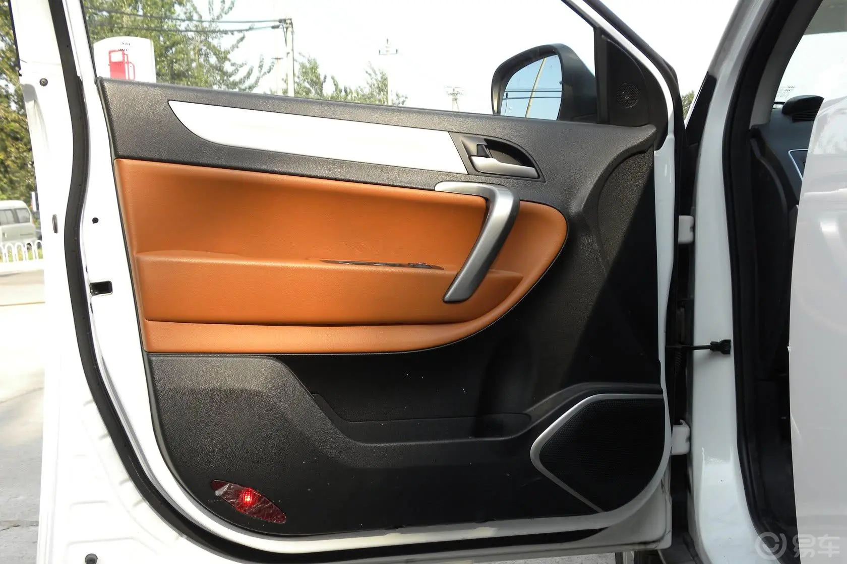 瑞风S52.0T 手动 新锐版驾驶员侧车门内门板