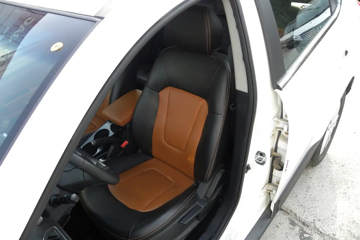 瑞风S52.0T 手动 新锐版驾驶员座椅