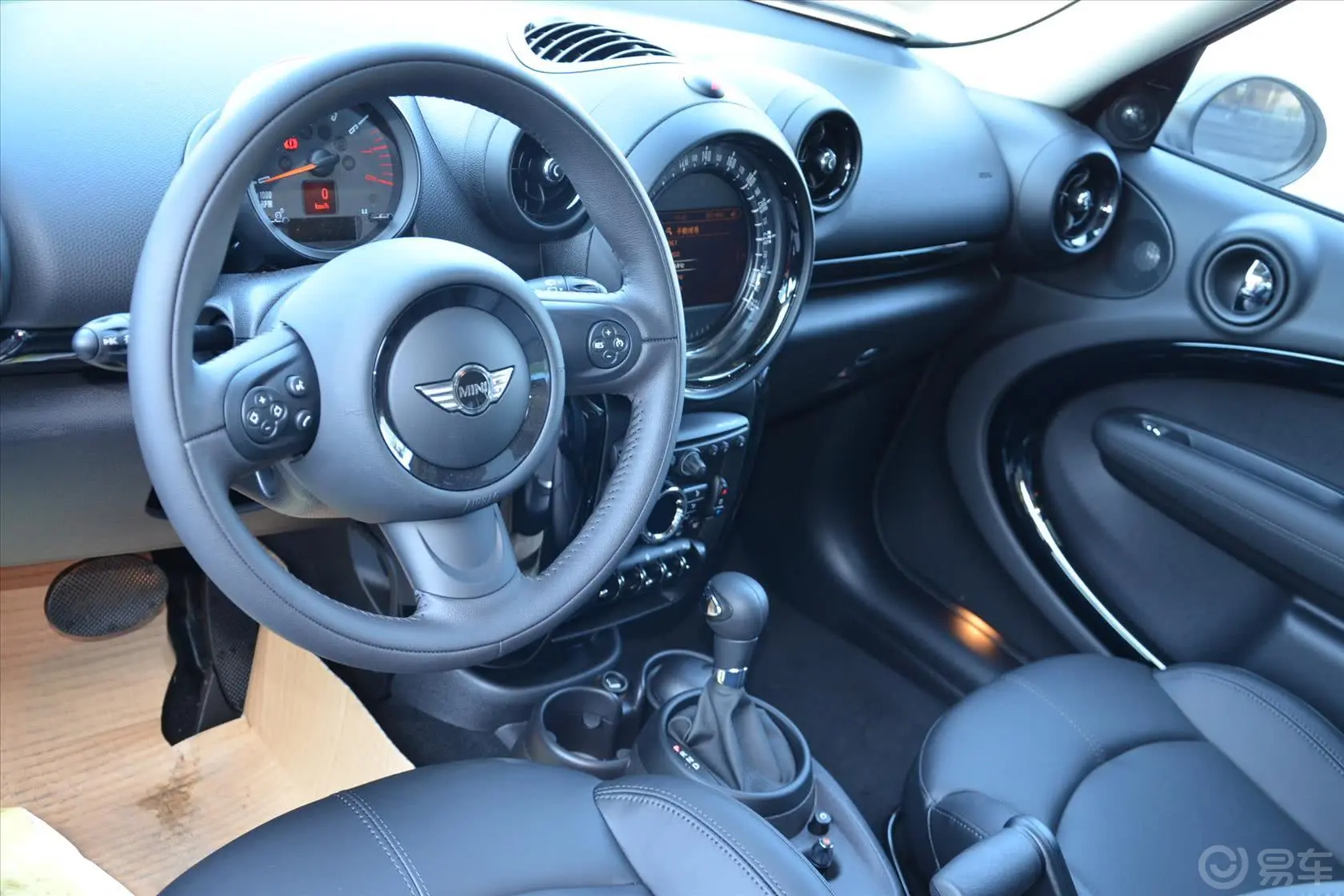 MINI COUNTRYMAN1.6T COOPER All 4 Excitement中控台驾驶员方向