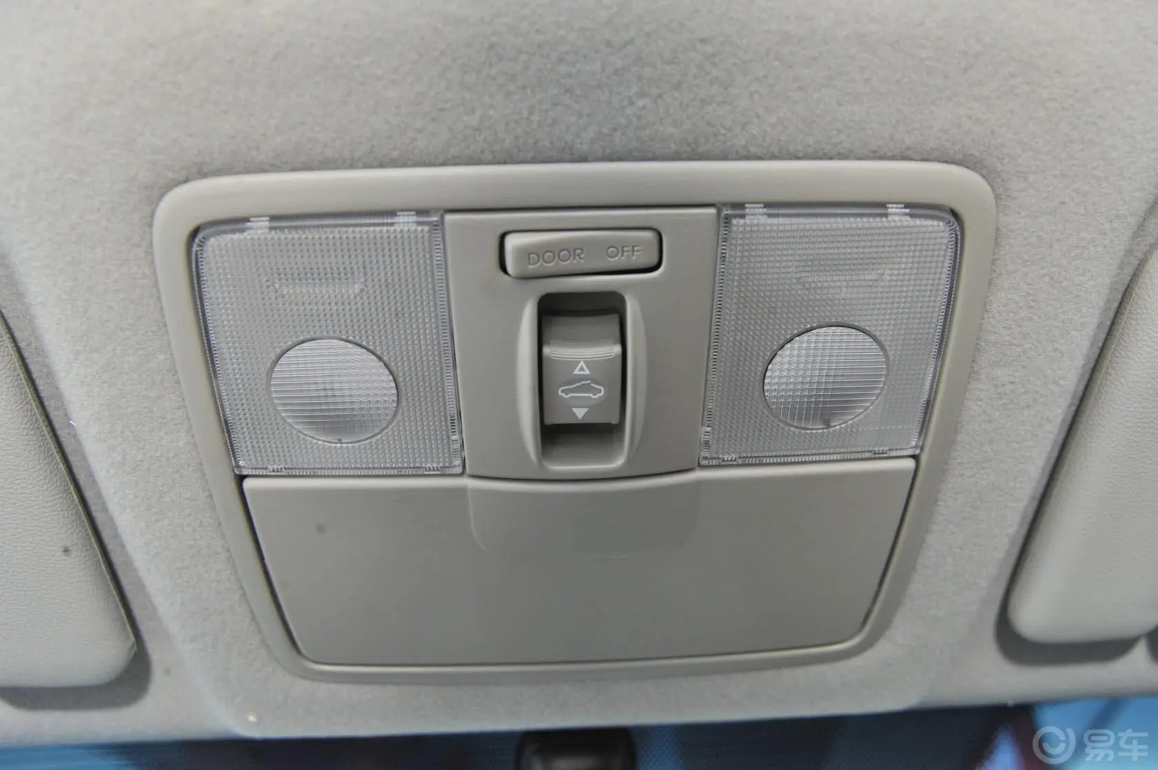 福瑞迪1.6L 手自一体 Premium前排车顶中央控制区