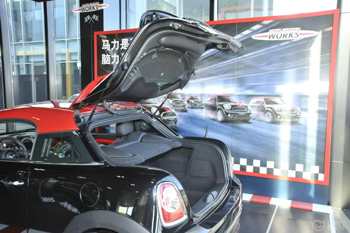 MINI JCW1.6T JCW行李厢开口范围