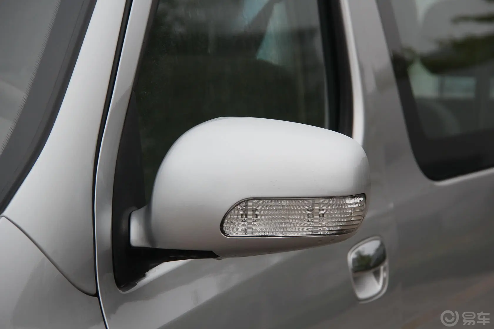 风景G52.0L 手动 财富快车经典版 汽油 VVT 短轴后视镜转向灯（前）