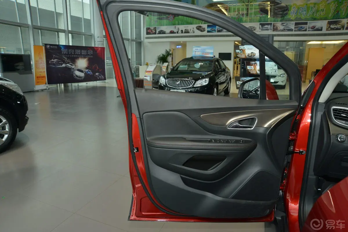 昂科拉1.4T 手动 两驱 都市运动型驾驶员侧车门内门板