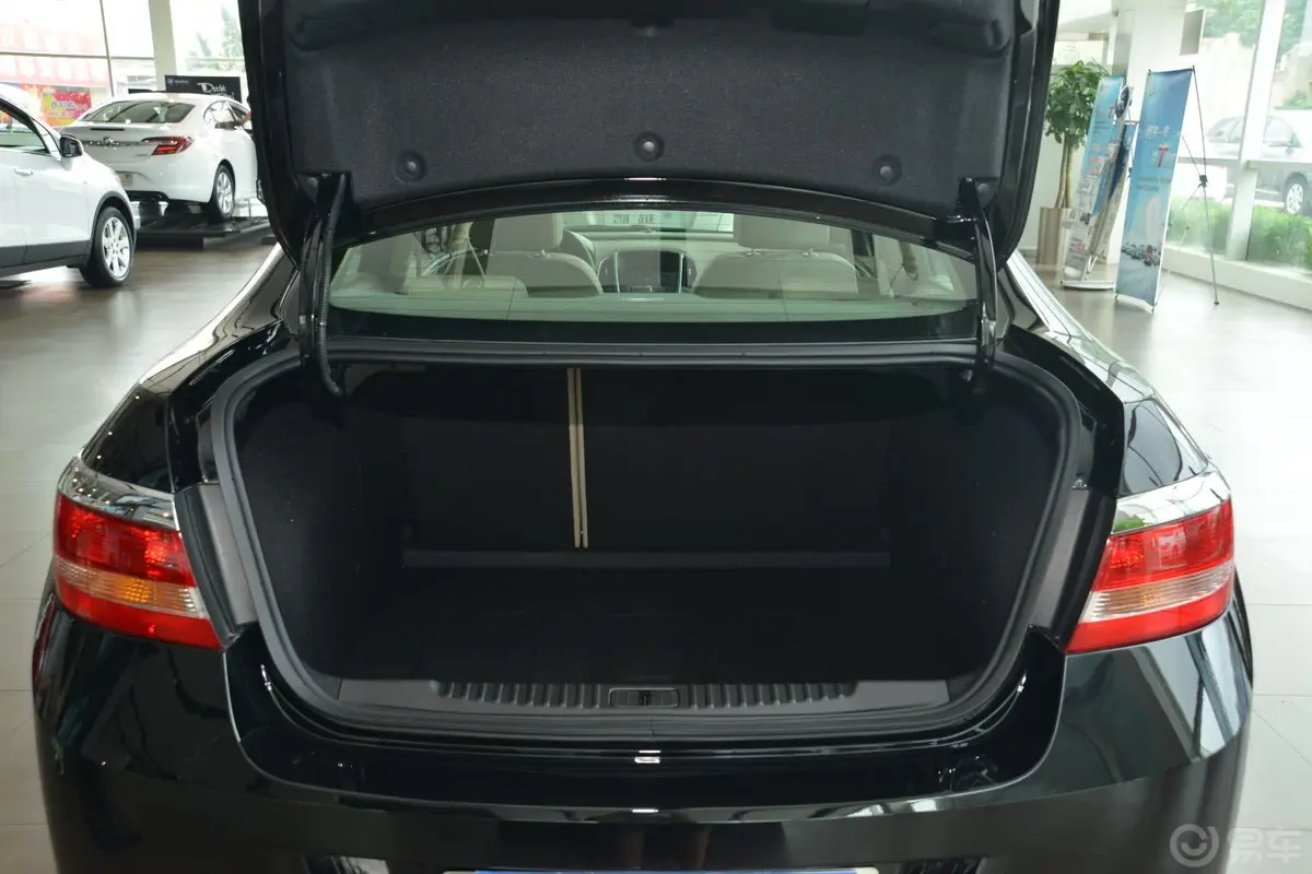 英朗GT 1.6L 手动 舒适版行李箱空间