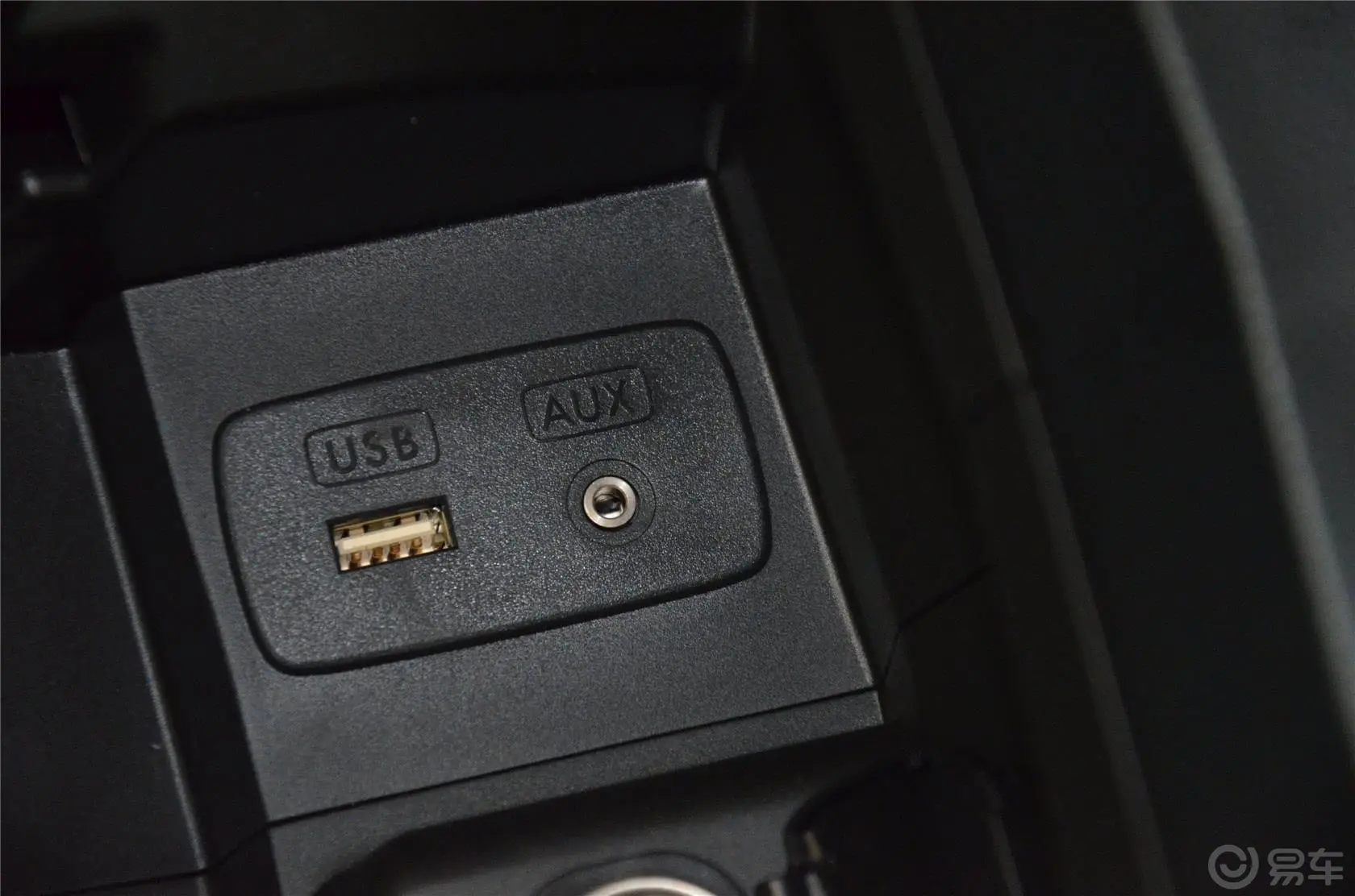斯巴鲁XV2.0i 豪华版USB接口