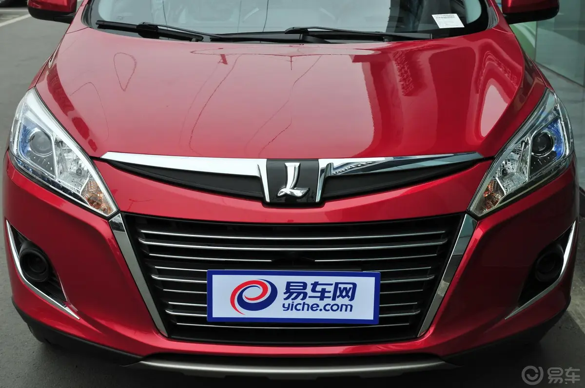 优6 SUV1.8T 时尚型前格栅侧俯拍