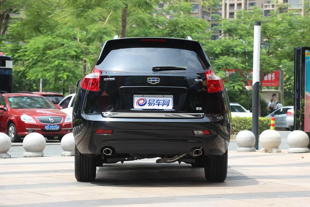 豪情SUV2.4L AT 两驱 尊贵型正后水平