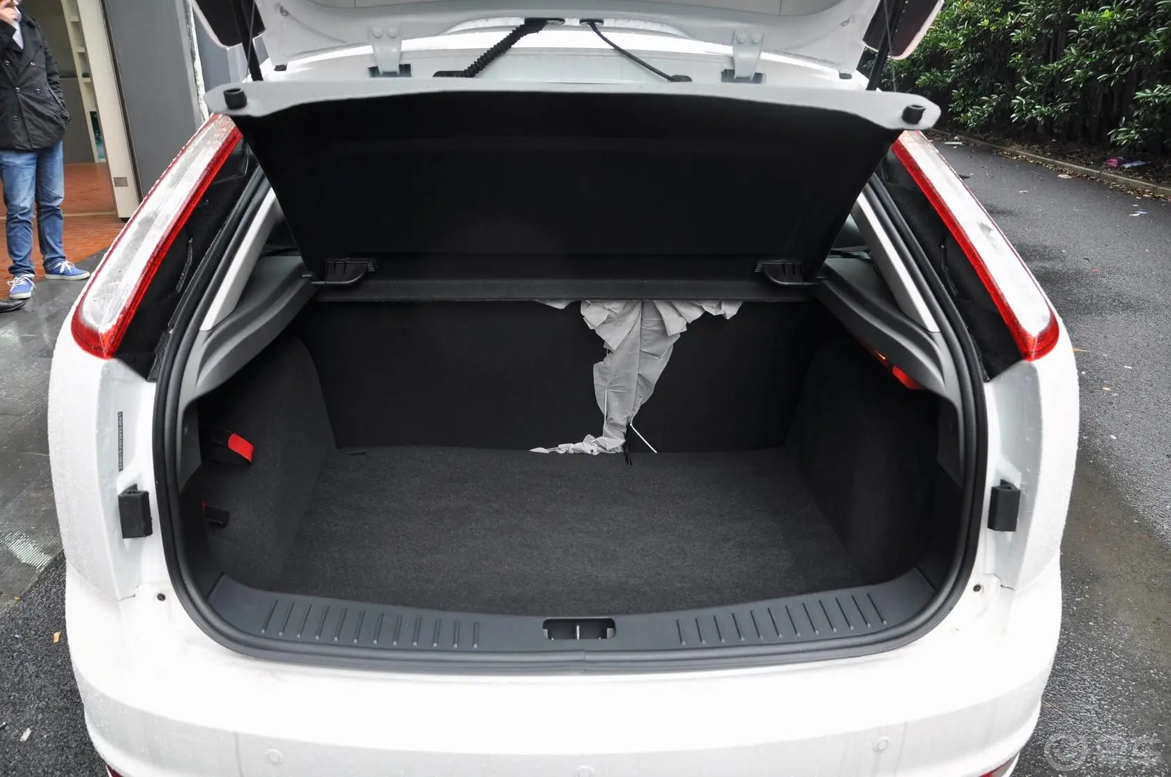 福克斯两厢 经典版 1.8L 自动 酷白典藏版行李箱空间